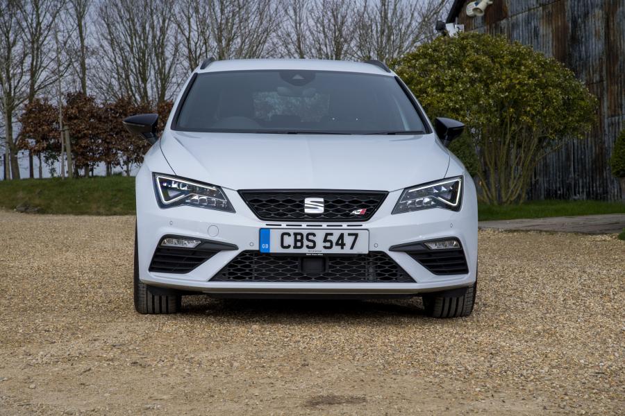  Seat Leon ST Cupra 300 2017 года  (UK) (фото 27 из 40)